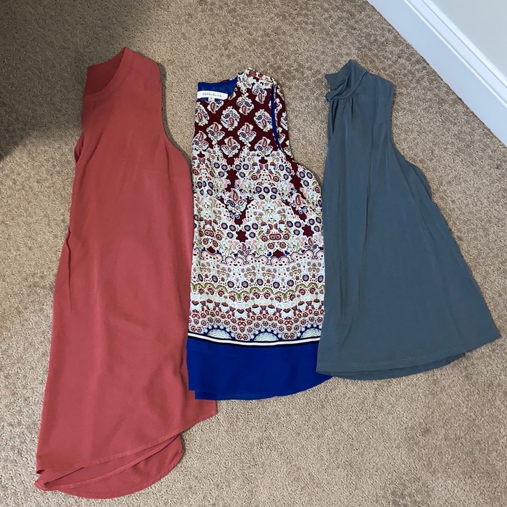 Women’s sleeveless top bundle